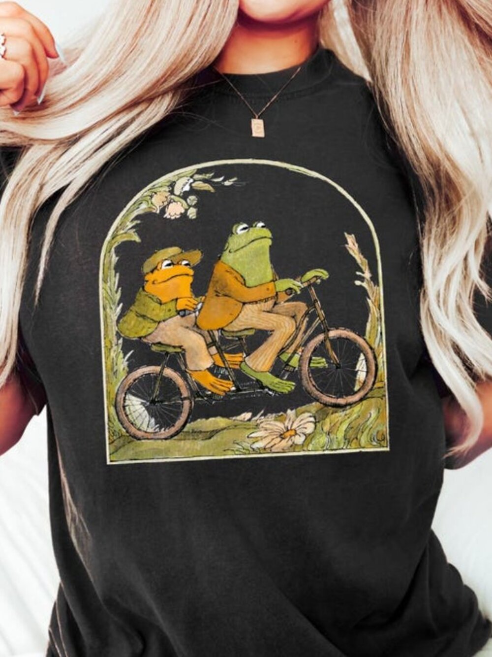 Frog And Toad 90s Graphic Shirt, Frog And Toad T-tshirt, Nature Shirt